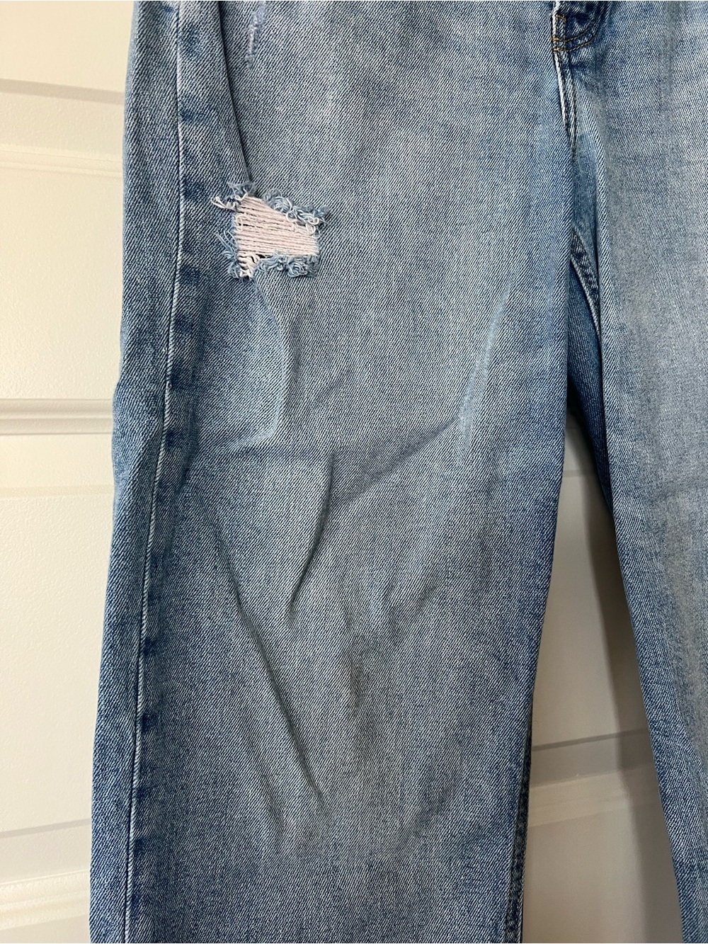 Old Navy Sky-Hi Straight Jeans Womens 10 Blue Distressed Button Fly Raw Hem - Picture 4 of 14